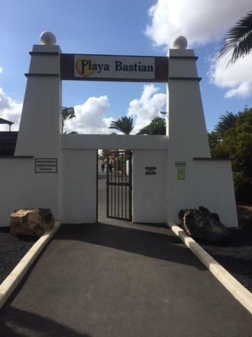 Reby Bastian Beach Costa Teguise Bagian luar foto